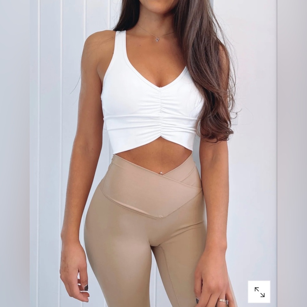 WRE Apparel VIVIAN CROP TOP NEW Without tag.